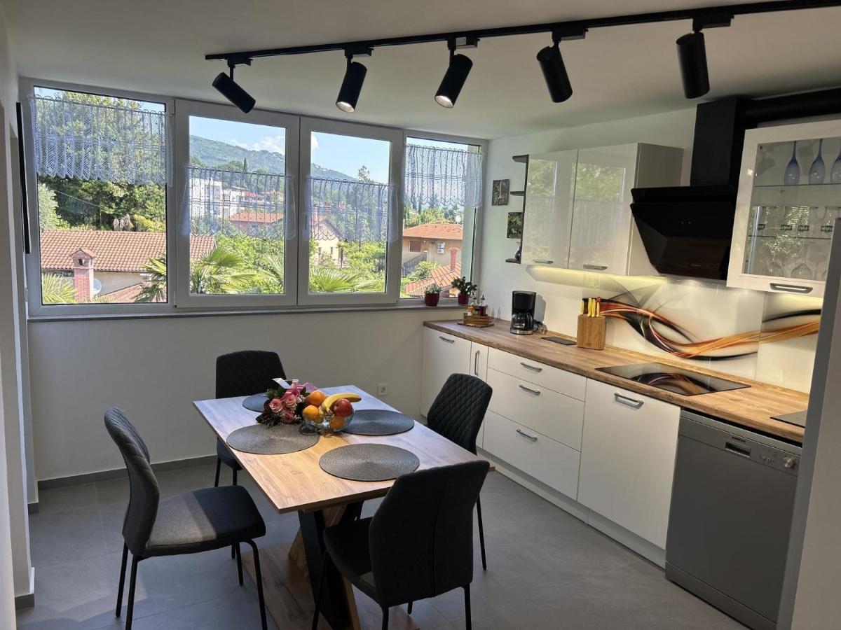 Apartment Toni Ловран Екстериор снимка