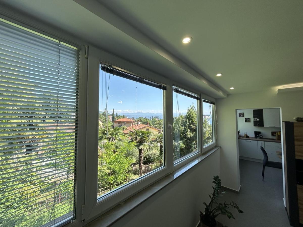Apartment Toni Ловран Екстериор снимка